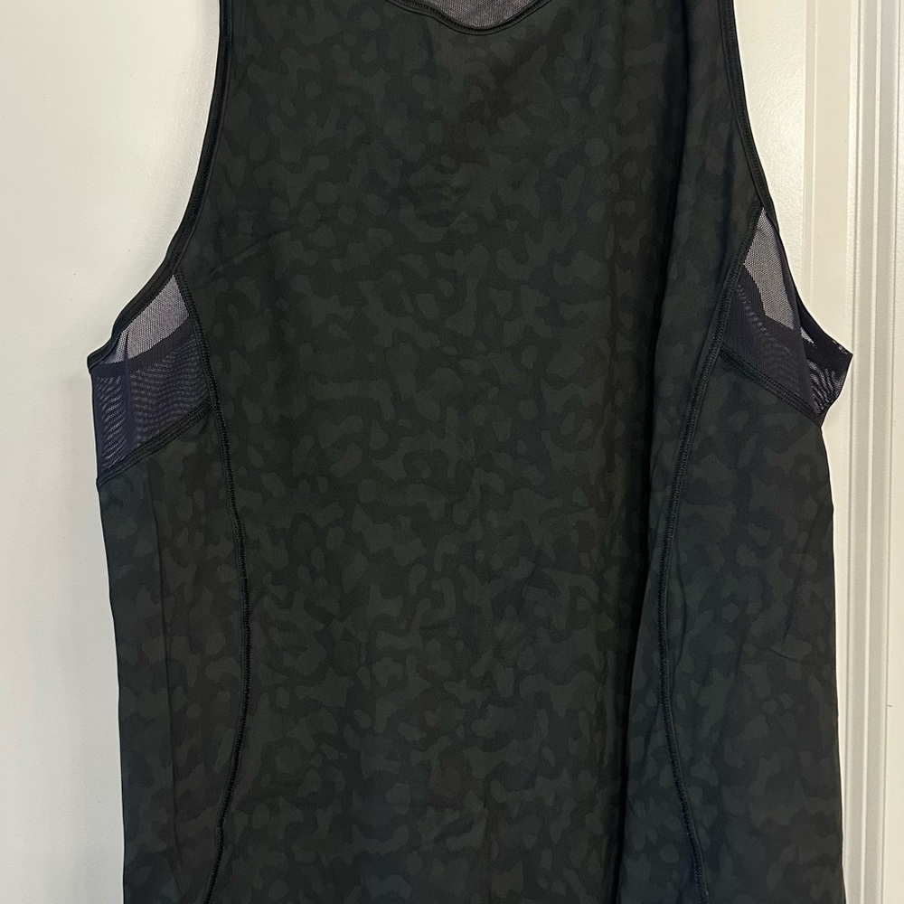 Lululemon Sculpt Tank - Black and Gray Animal Print Patterned Top